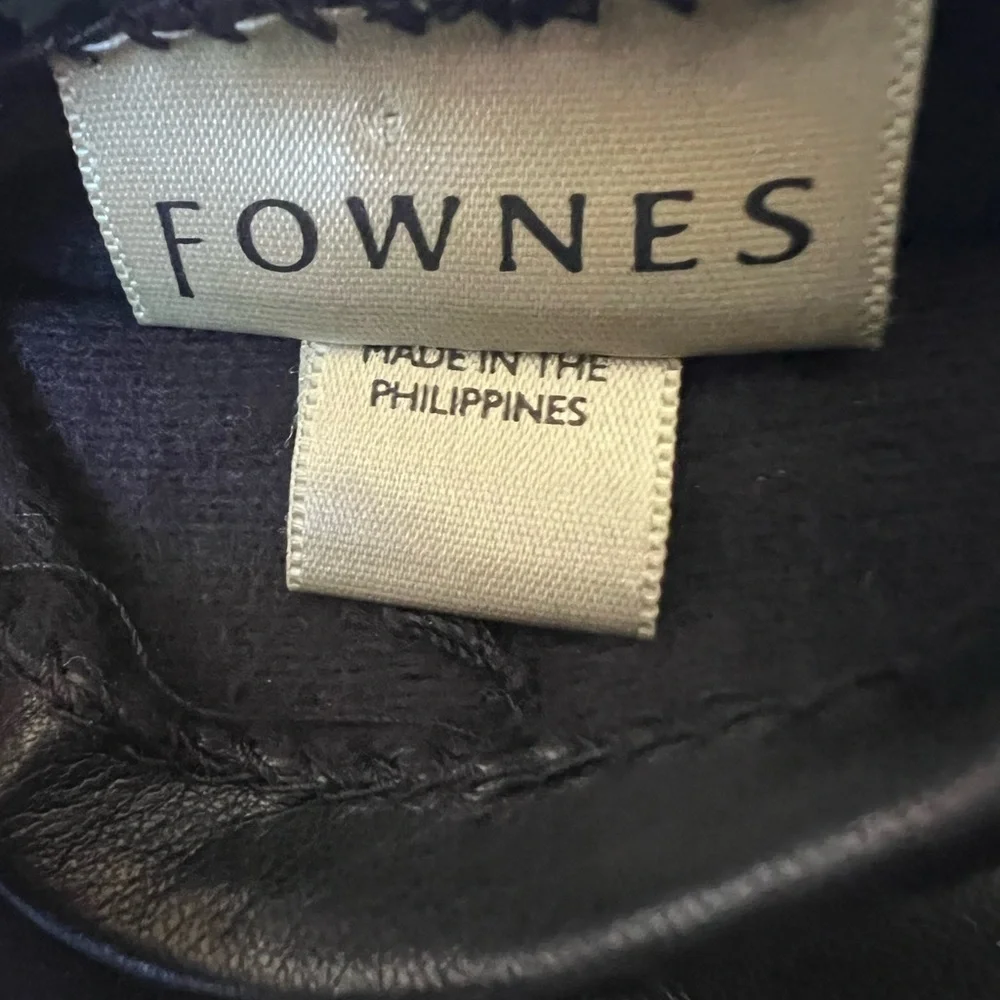 Fownes Women’s Black Patent Leather Gloves Size 7